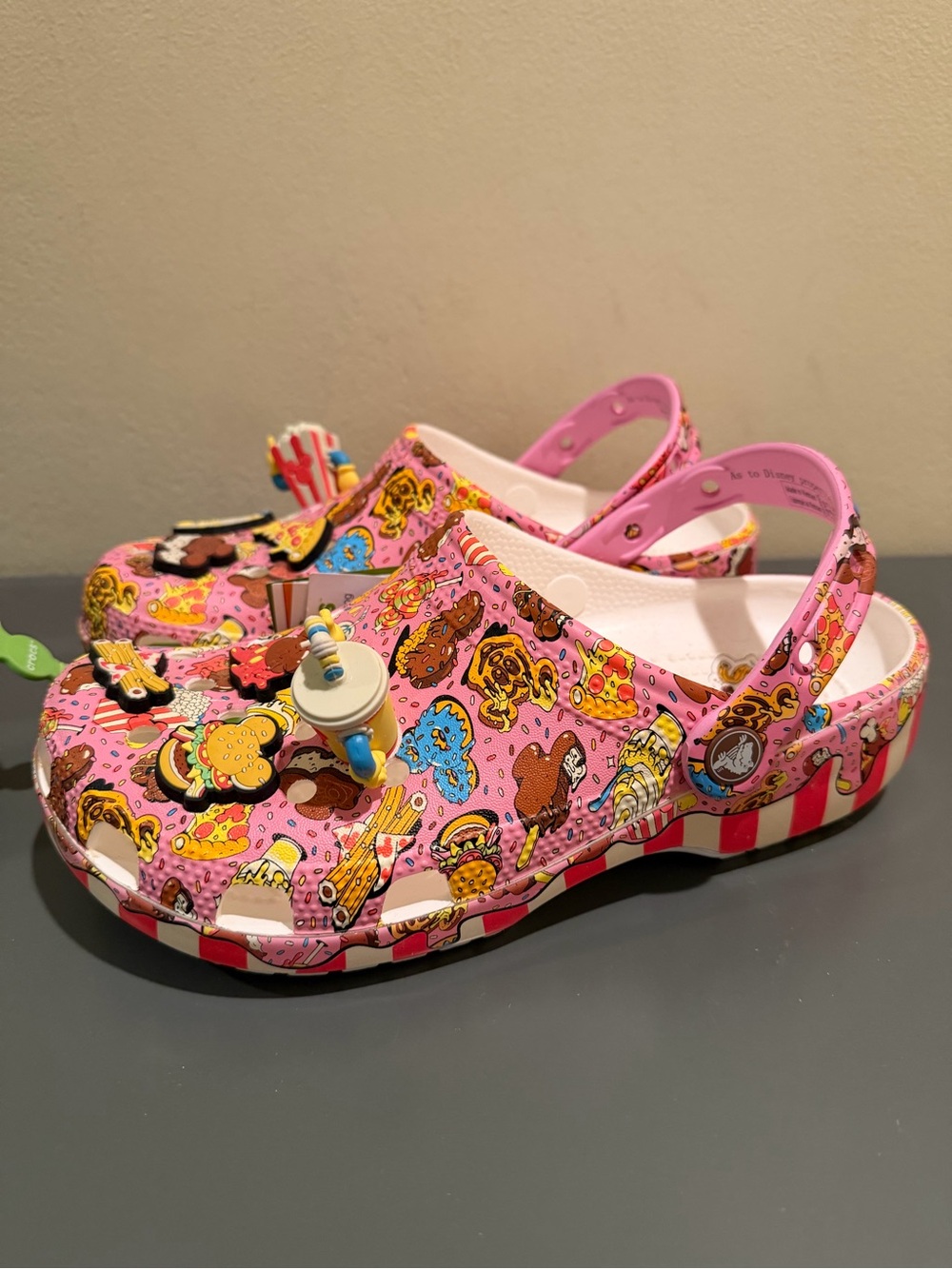 NWT Disney Parks Disney Eats snacks Crocs Clogs M6 / W8 - Picture 6 of 7